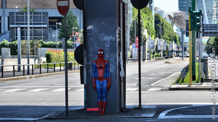 URBANSOLID street art in Milano